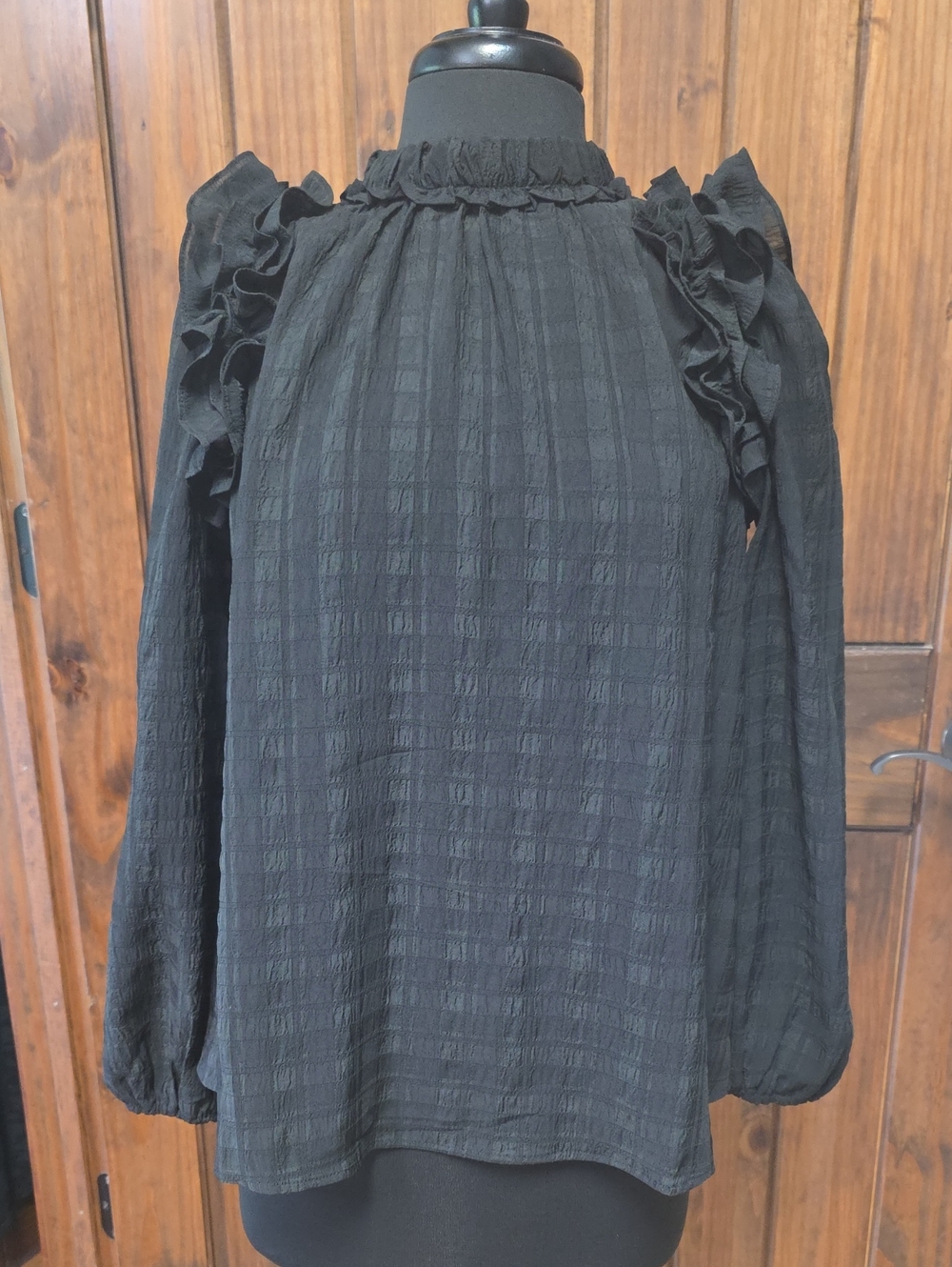 entro Black Ruffle Shoulder Long-Sleeve Blouse - Size S